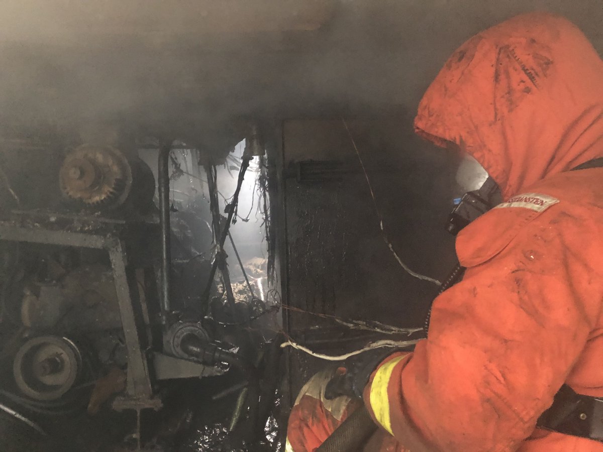 Brinnande fiskefartyg släcktes i Blekinge: bit.ly/3xrVDTa