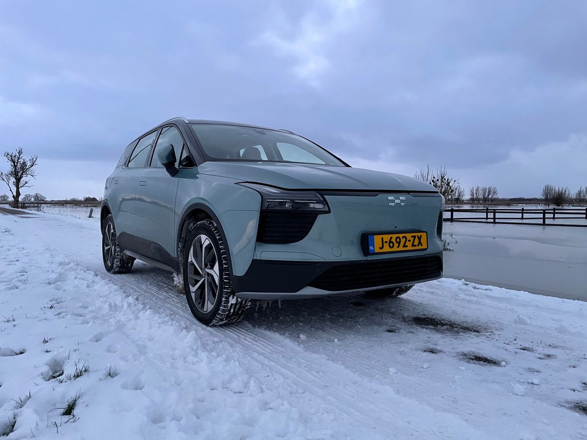 Wat een winterweer in Februari! Juist in die extreme omstandigheden testten we de Aiways U5. Lees het verhaal: autoverhaal.nl/autotests/test…

#WINTER #Auto