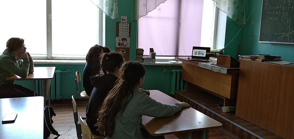 Сегодня учащиеся 8а класса приняли участие в акции Информационный час "Чернобыль: трагедия, подвиг, предупреждение"