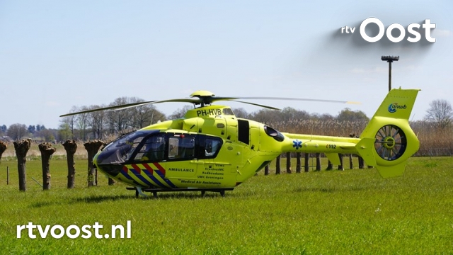 Man raakt ernstig gewond bij ongeval met paard en menwagen in Schalkhaar. #rtvoost.