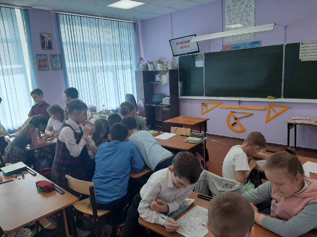 vnvrCjOrdulxFF2's tweet image. #молодежьСтавропольскогорайона#МСО63
#ВесенняяНеделяДобра
#творидобро 
В школе с. Выселки для ребят начальной школы проведена игра &quot;Лучше чем пожар тушить, нам его предупредить&quot; в рамках всенней недели добра.