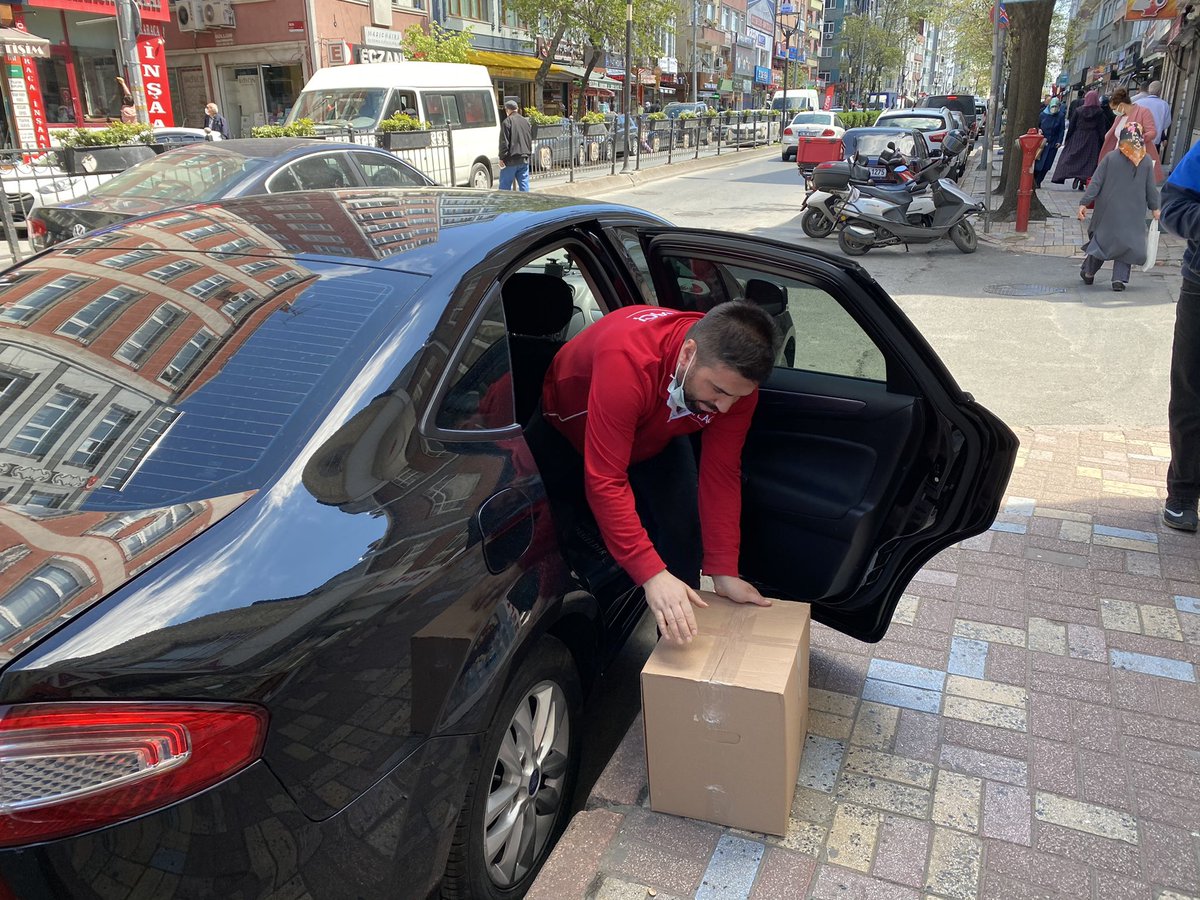 İyi Kalpler Yardımlaşma ve Kültür Derneği’ mize destek olan Yaylacı Gıda ve Yavuz Selim Yaylacı ‘ya teşekkür ederek Kendisini ve Yaylacı Gıdayı İyilik Elçisi olarak ilan ettik. Bu sırada da derneğimize Ramazan kolisi bağışlayarak bizleri mutlu ettiler #iyilikkazanacak @ademdisci