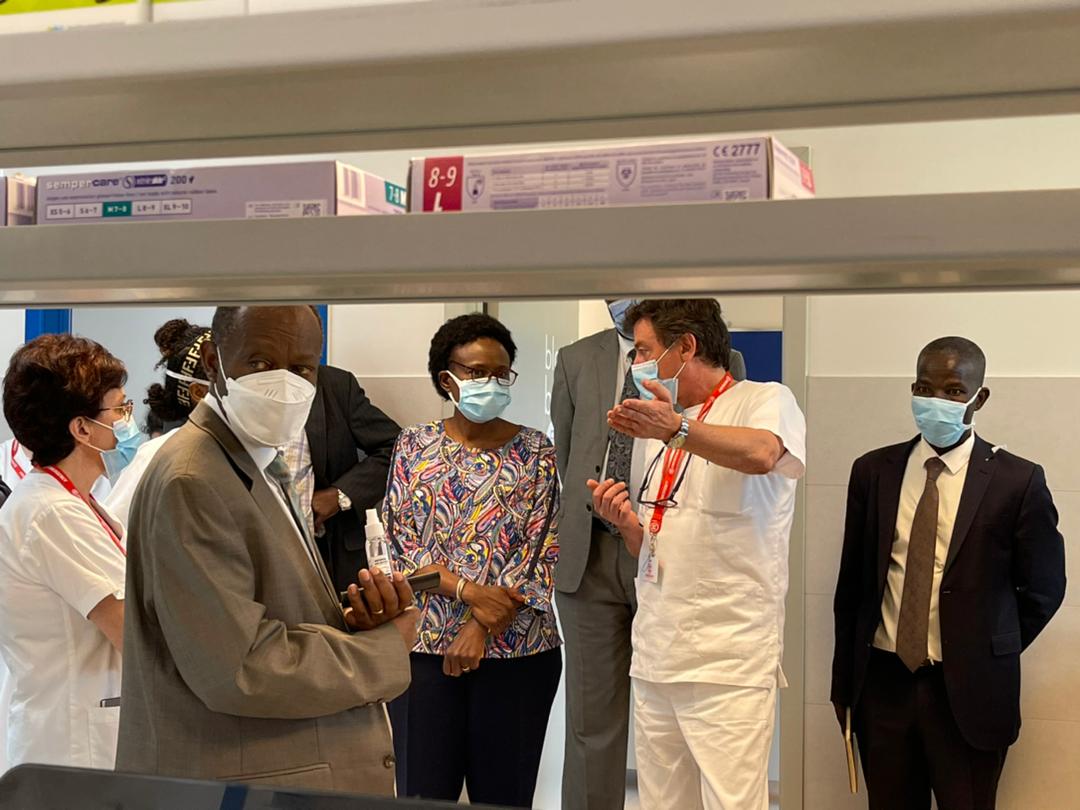 edwardgen256's tweet photo. @MinofHealthUG top management led by the Minister for Health @JaneRuth_Aceng today visited the Regional Hospital for Paediatric surgery in Entebbe.
@GovUganda @GCICUganda @Kigoodheart @_abirahmi @DianaAtwine @MorikuJoyce
#MOHDelivers #UGGovWorks https://t.co/VwJt8YJcGg