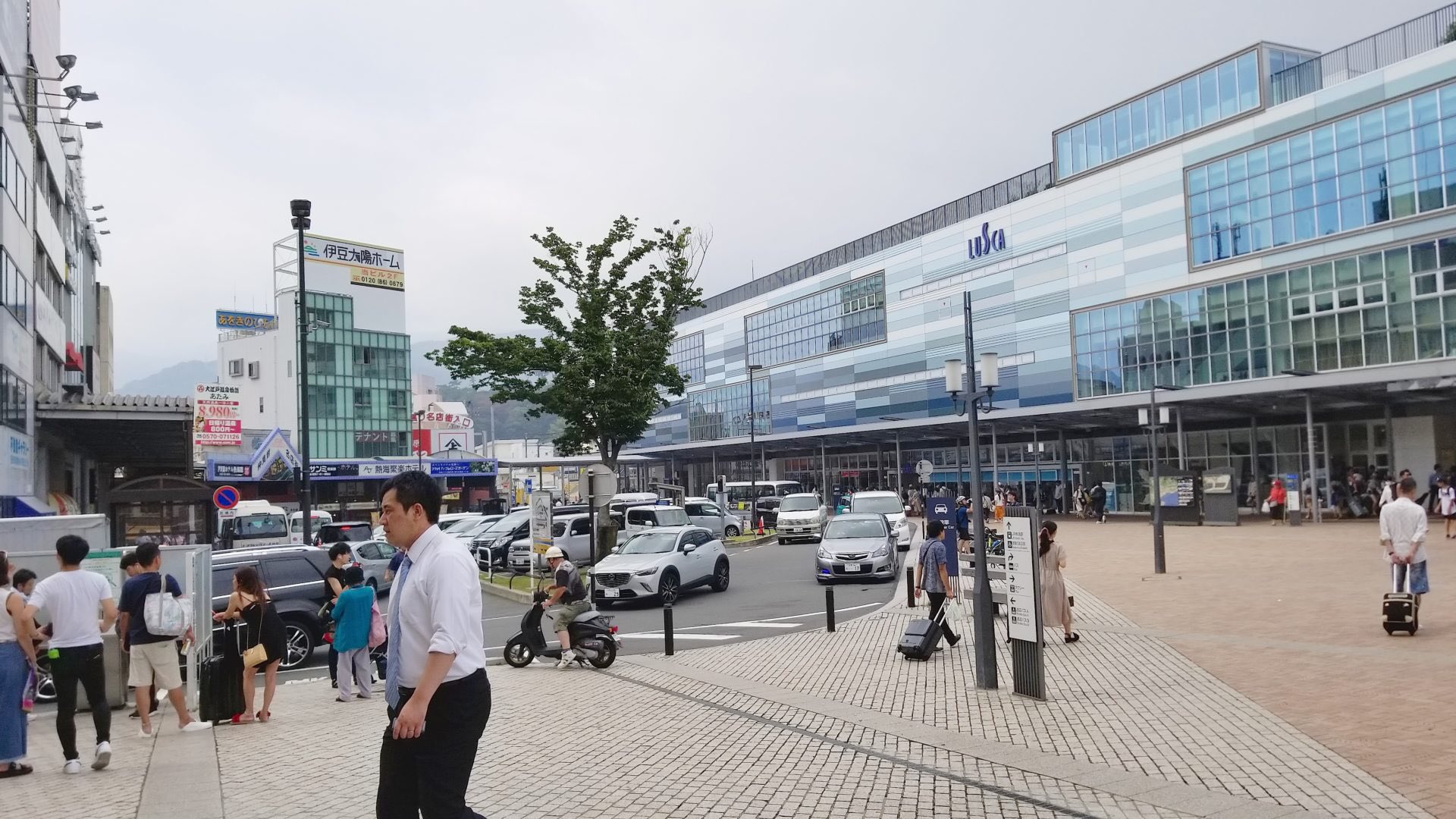 武蔵野ひまわり Sdpjapan 熱海駅から来宮駅までは１ ６キロあり かつ車いすが乗るタクシーの予約には1か月かかることもしばしばあります アクセスができない事実上の乗車拒否と受け止めるしかありませんでした まず 目的地は来宮駅なんですか