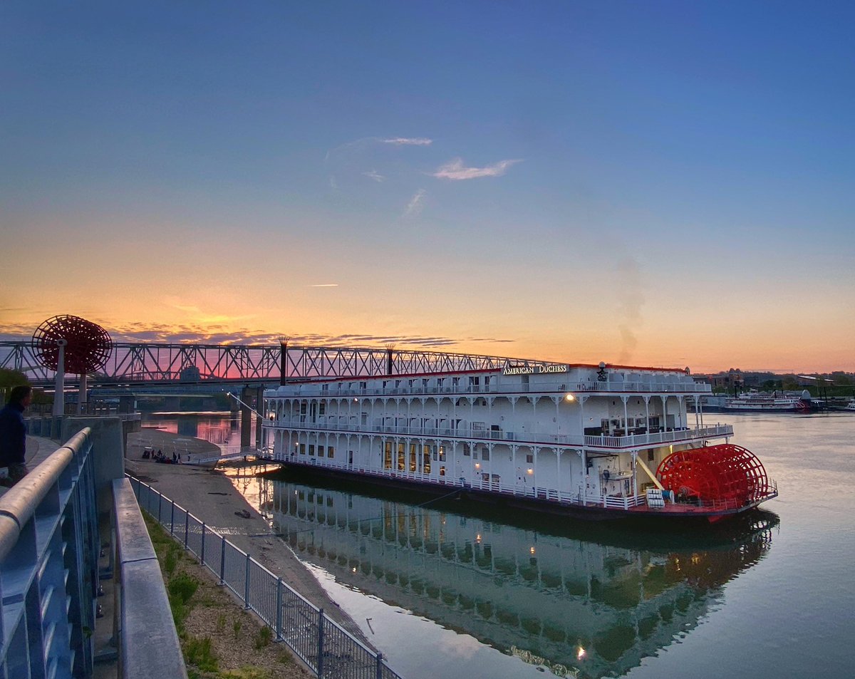 CorrieCarswell's tweet photo. The American Duchess moored at the Cincinnati Public Landing this morning. #cincinnati #ohioriver #americanduchess #paddlewheeler https://t.co/njSTdHKRbV