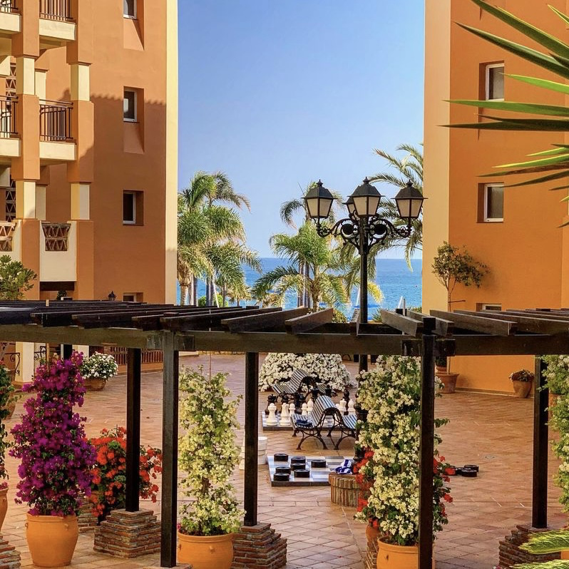 MarriottVacClub's tweet photo. Dreaming of a place where Sun is plentiful, the sand golden, and the buildings overflow with beautiful blooms? Save Marriott’s Marbella Beach Resort to your #MVCWishlist.
(Photo, IG: thegiffenator) https://t.co/F6VzopGyaD