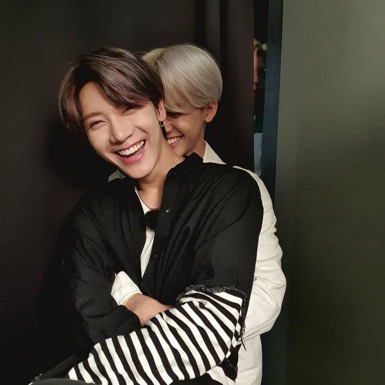 ขอกอดให้หายคิดถึงหน่อยครับ 😗