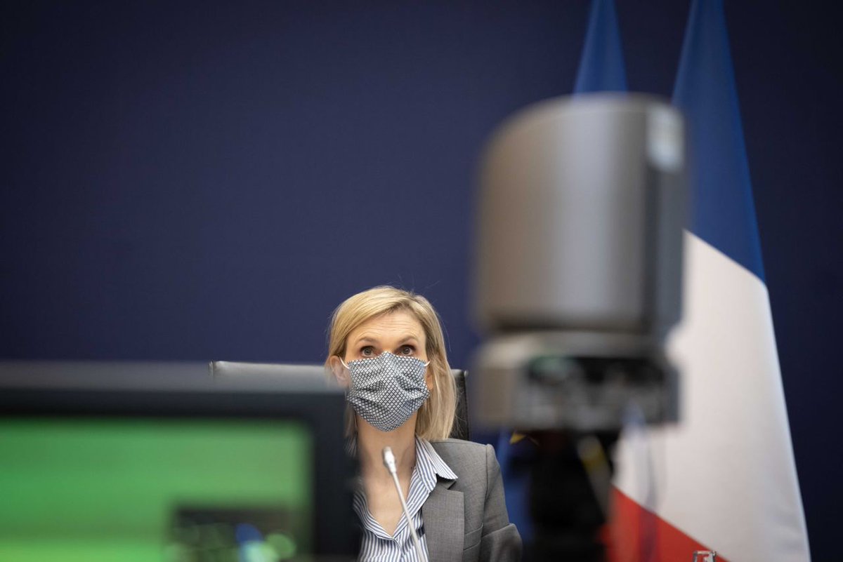 AgnesRunacher's tweet photo. La transition du véhicule thermique vers le véhicule #électrique va bouleverser l'industrie automobile : notre objectif est de localiser au maximum ces nouvelles productions en France et c'est le sens du plan #FranceRelance.

@BrunoLeMaire @Elisabeth_Borne @Djebbari_JB @LucChatel https://t.co/s9NmrX267r