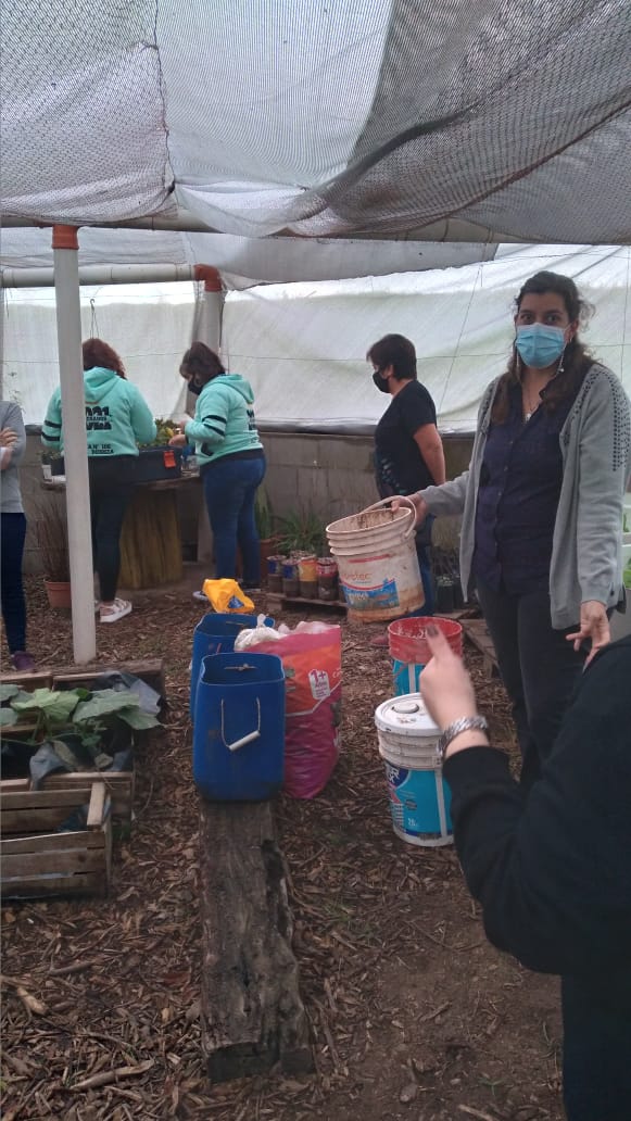 IntaGralCabrera's tweet photo. Taller de compostaje domiciliario. Excelente Jornada !!!
@aer_inta Municipalidad de @generaldeheza @MinAgriCba IPEA N ° 105 #AlfonsinaStorni #prohuerta
#compostencasa #compostajedomiciliario #reciclar #residuosorganicos https://t.co/XVegWqaefz