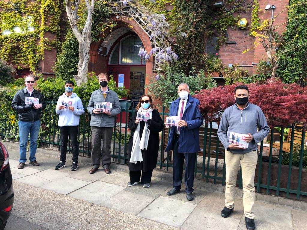 stephenctimms's tweet photo. Campaigning with @unmeshdesai in East Ham North yesterday @easthamlabour https://t.co/TRVLaCqAnm