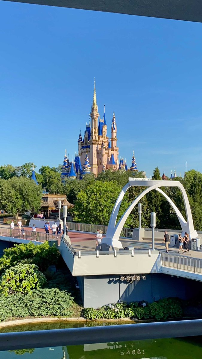 WDWNT's tweet photo. Peoplemover vibes 😎 https://t.co/HPaVSLgblf