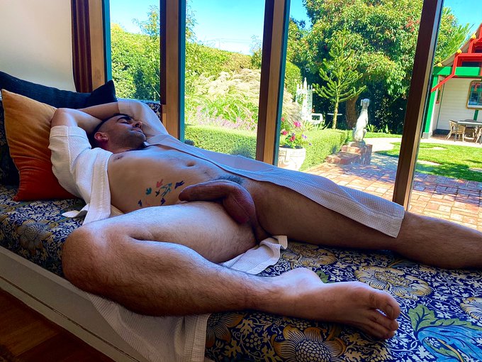 Nap time  https://t.co/JL4TXBLKGv https://t.co/cjWPUsud5W