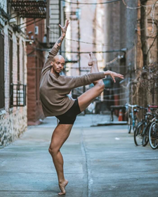 beginningyourd1's tweet photo. Test your knowledge PART 2: What Physical Skill is this dancer demonstrating in this image? 
How is the Dancer demonstrating this skill?💃💃 https://t.co/dSARUINn1x