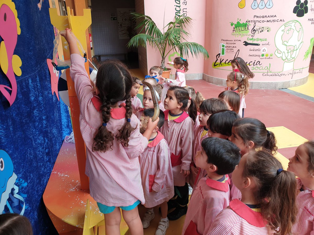 RealejosNazaret's tweet photo. En #Sumérgete , el proyecto de Etapa de Infantil nos visitó el Pirata Aplasta Mocos. ¡Qué divertido! 😂 #EducaciónInfantil #Contigo4punto0 #NazaretRealejos #EstrenaAprendizaje @coleinnovadores #LosRealejos https://t.co/nYSWk6gi1m