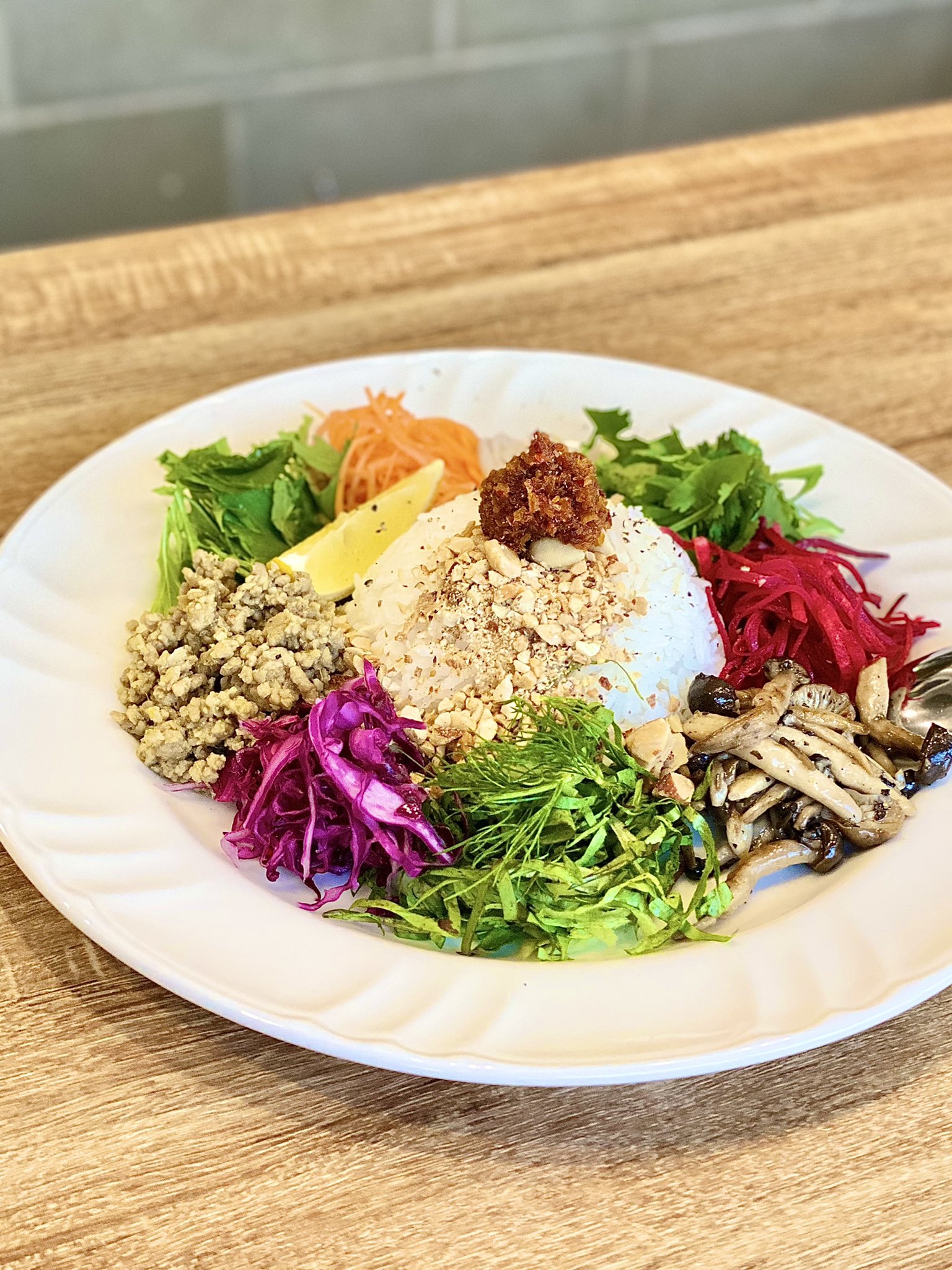 Haruka ゆるい多拠点ライフ 福岡一美味しいベトナム料理のお店 Pho Standでディナー 前菜盛り合わせと ベトナム流混ぜご飯が最高すぎました 早くベトナム行きたい 福岡カフェ ベトナム T Co 54fk9o5ynn Twitter