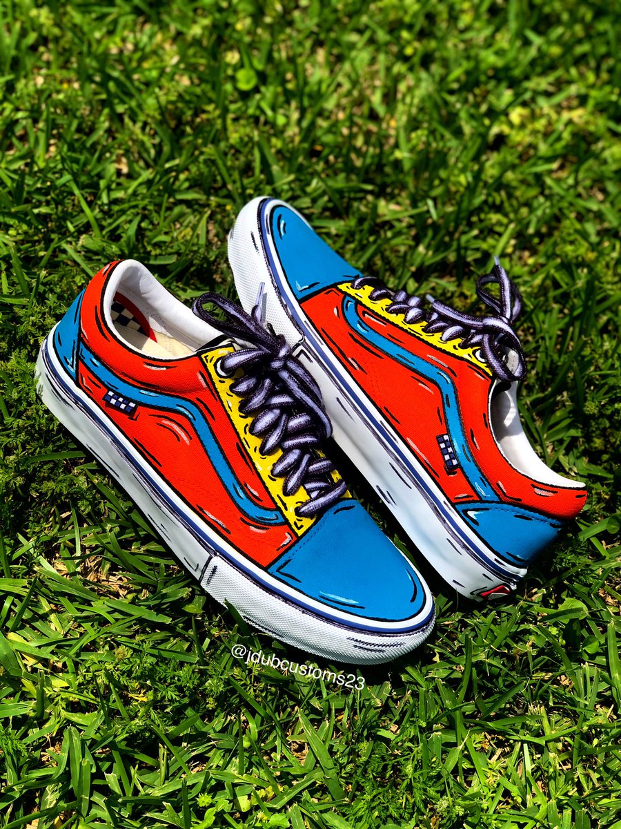 Jdubcustoms23's tweet photo. Custom Cartoon Vans ✏️✍🏽 https://t.co/Bk5llwB2Ae