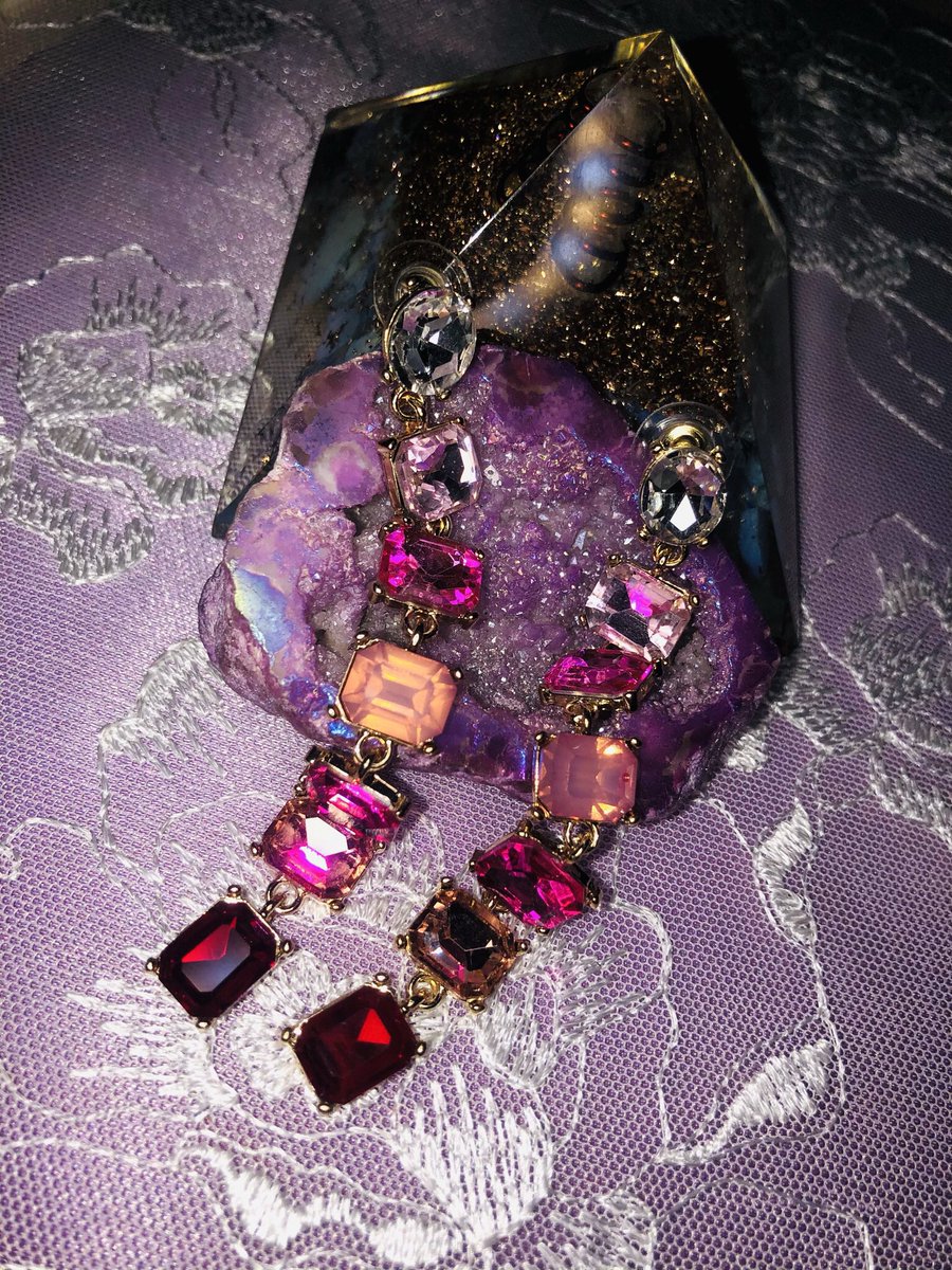 MoonStonedJade's tweet image. Mother’s day is coming up babes🧚🏽I would love to make some sales🔮 Use code “MOONSTONED” for 15% off your entire purchase✨🌖🌘