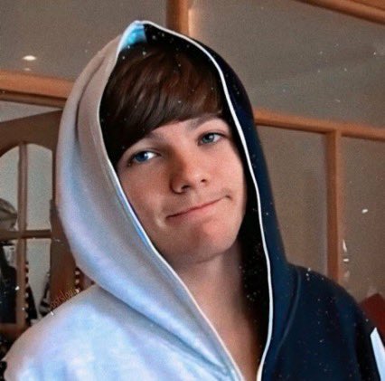 Lou being babie. A thread: