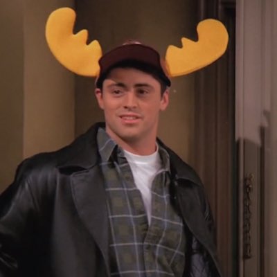 Джо триббиани в пальто. Чендлер и джо кресло. One where mark. One where mark. День рождения рейчел 30.