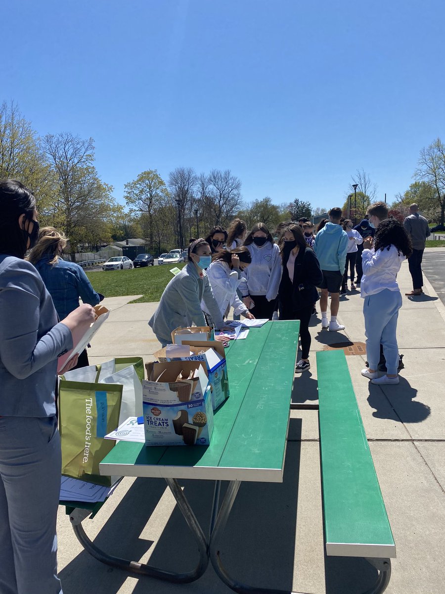 lyons_barton's tweet photo. B’s or Better/ On a Roll Celebration for our Freshmen (cohort 1).  Ice cream and certs.  A little cold but proud of these 9th graders!    @pvcivitello @JFlynnMHS @GcFenn @l_watson714 @MissBarnicle @WhereisBishop @MaloneyMemos @straubmhs @ctrisenetwork https://t.co/TgKbrH5m0q