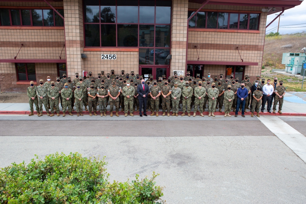 Acting #SECNAV Thomas W. Harker visits @imig_marines and @1stMEF. I MEF Marines demonstrate their focus on campaigning in the U.S. Indo-Pacific Command and emerging operations in the information environment. @MCIWPendletonCA #Harker #USNavy #USMarineCorps