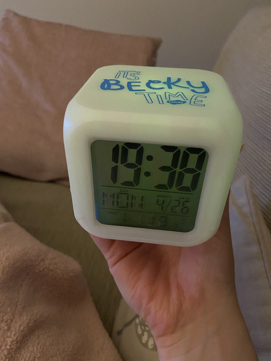 Y2Hunmanby's tweet photo. Thanks @FromTwinkl for my alarm clock!! Even better that it has my name on it 🤣. Love it!! 👍🏼 https://t.co/VHkyZuo9HG