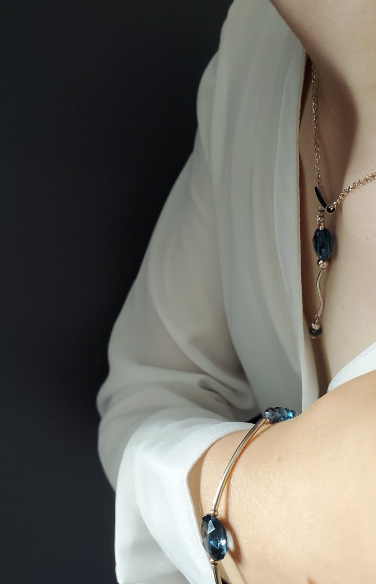 LVagnozzi's tweet photo. Beauty is in your essence! The jewelry you choose, speaks of the essence you have.

#beauty #jewelrylovers #simpleelegance https://t.co/dL60smONIo