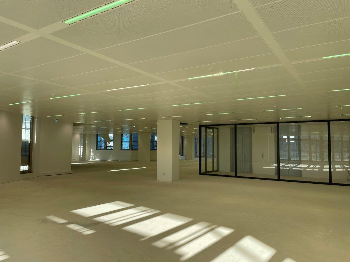 Vandaag op werkbezoek bij opzichter Peter van Dijk op het project “The Valley” te Amsterdam. 
Peter bewaakt als bouwbegeleider van <a href="/cbbarnhem/">CBB Arnhem</a> de kwaliteit van de werkzaamheden en is gestart met de vooropnames van het interieur. Wij wensen Peter veel succes.