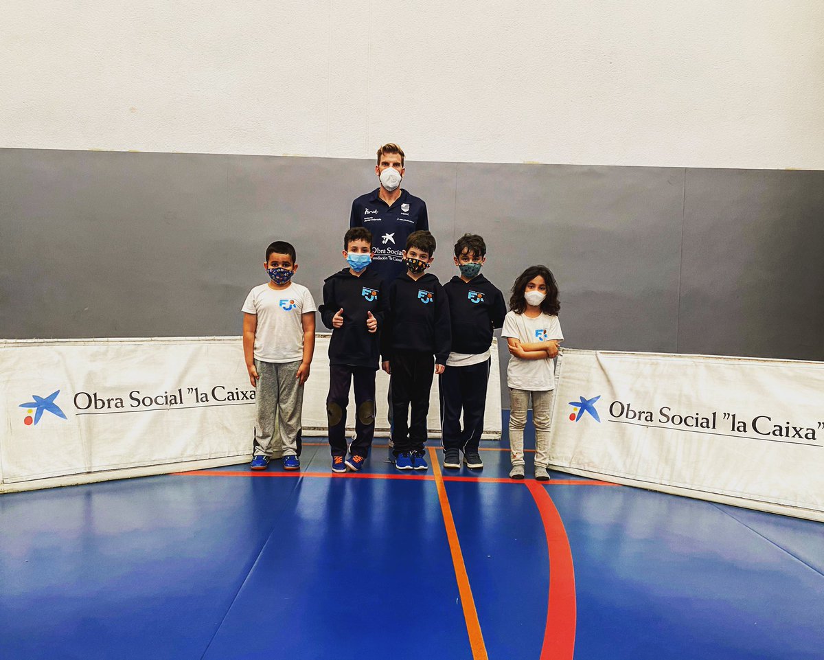 Gracias <a href="/FundlaCaixa/">Fundación ”la Caixa”</a> por toda la ayuda; siempre atentos en todo ✌🏻💛
#lacaixa #fundacionlacaixa #fji