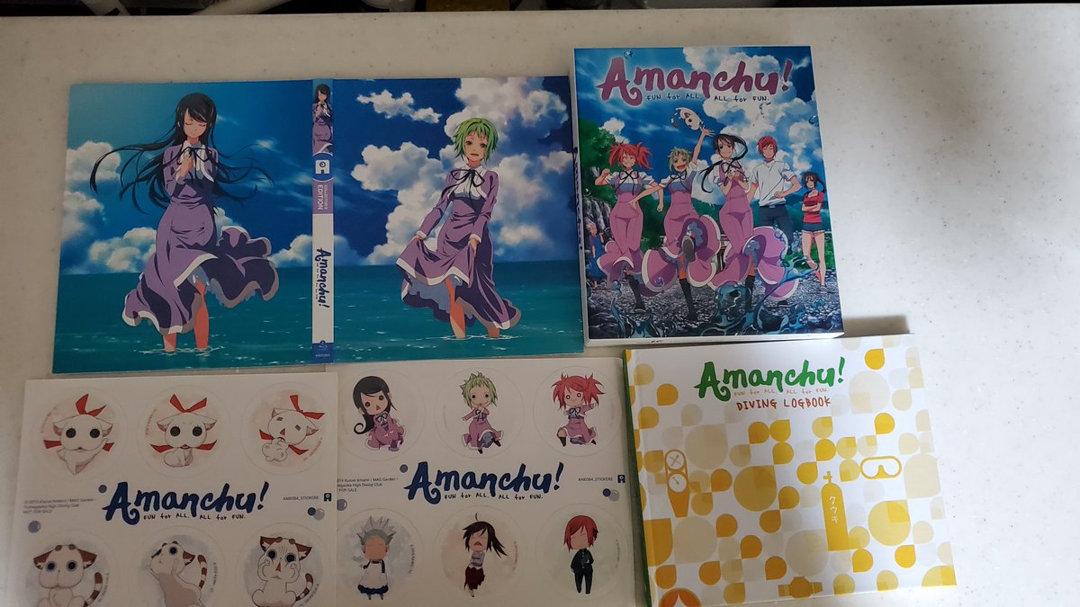 Ats おはようございます 今日はあまんちゅ の英語版blu Ray Collector S Editionで 2枚組で全話入ってます おまけのシールとかログブックが本になってるとか色々良いところがあったり まあ リージョンbなので再生は面倒 あと海外展開はproduction I G