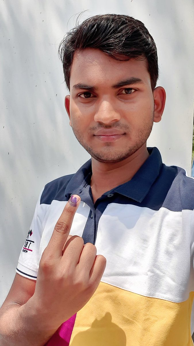 imkrishnaKu's tweet image. आज पहली बार किताबों वाली संप्रभुता का आभास हुआ....@SECUttarPradesh
@mopr_goi
#firsttimevoting 
#PanchayatElections2021