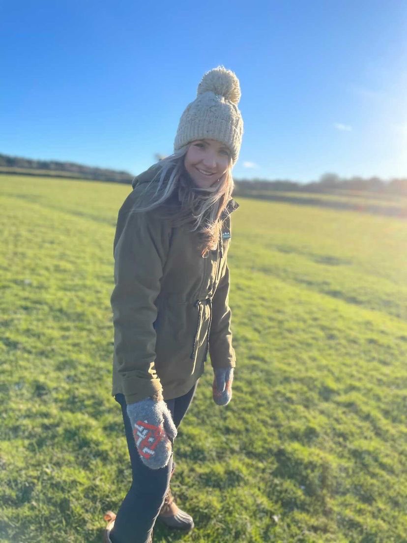 Were you watching @BBCCountryfile last night? Did you catch <a href="/HelenSkelton/">Helen Skelton</a> in our Ladies Classic Monsoon Smock?

Proof that our clothing is perfect for the changeable climate found on the North Yorkshire Moors and here in the UK in general