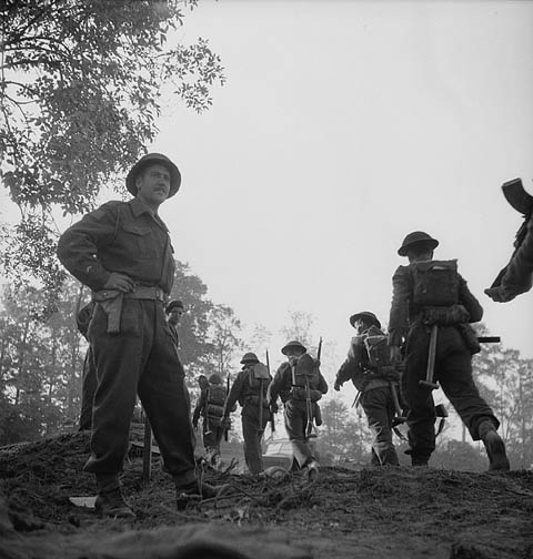 Infantrymen of the North Nova Scotia Highlanders advancing along the Orne River towards Vaucelles, France, 18 July 1944. 

amzn.to/3sTpgtp