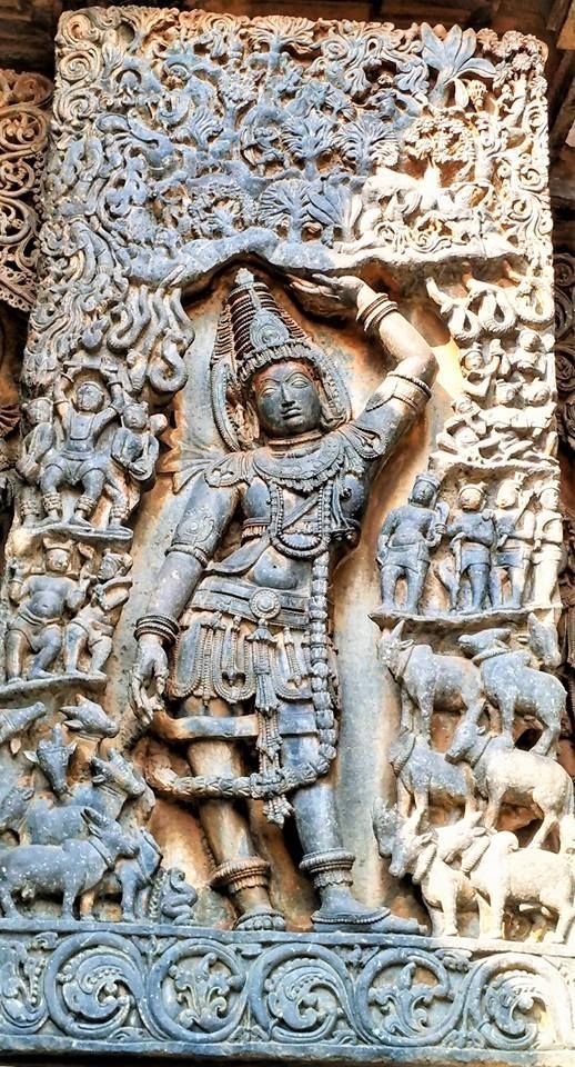 Hidden_Temples's tweet photo. Depiction of Bhagwan krishna uplifting govardhan at Hoysaleswara temple.

A 12th-century Hindu temple dedicated to Shiva located in karnataka.

@TheSaveTemples https://t.co/g3rlkRlWOh
