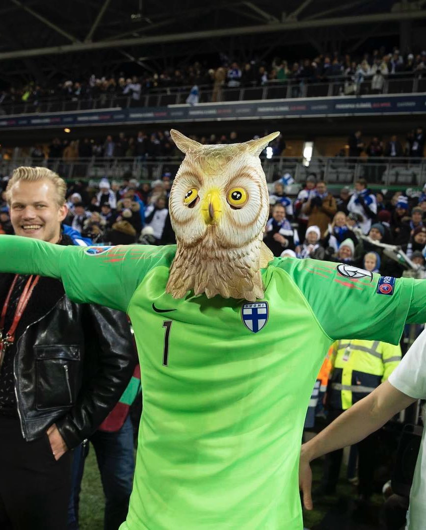 Finnish Football Show 🇫🇮⚽️ (@finnishftblshow) on Twitter photo The official Huuhkajat mask, as modelled by <a href="/HradeckyLukas/">Lukas Hradecky</a>, has been reduced on the Finnish FA shop (not a proper face mask yadda yadda) kauppa.palloliitto.fi/fanituotteet/h… #huuhkajat The official Huuhkajat mask, as modelled by <a href="/HradeckyLukas/">Lukas Hradecky</a>, has been reduced on the Finnish FA shop (not a proper face mask yadda yadda) kauppa.palloliitto.fi/fanituotteet/h… #huuhkajat