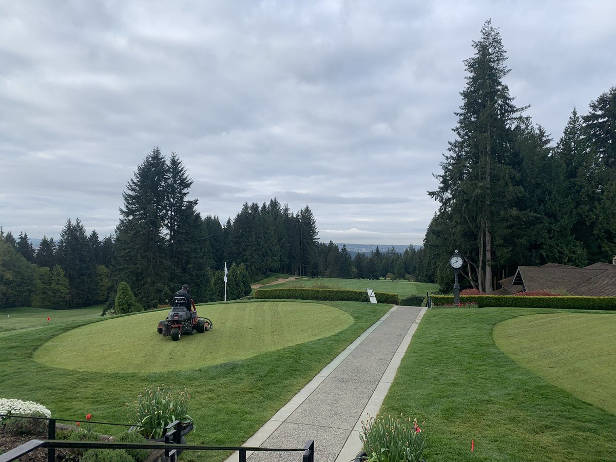 Aeration day 1, @CapilanoGreens making the most of the dry weather before rain arrives later this week. Today: Greens: double 1/8” micro core, blow, mow, spray. Tees and approaches: 5/8” hollow core. Fairways select areas: 5/8” hollow core. Cores blown/dragged when dry. #LetsGo