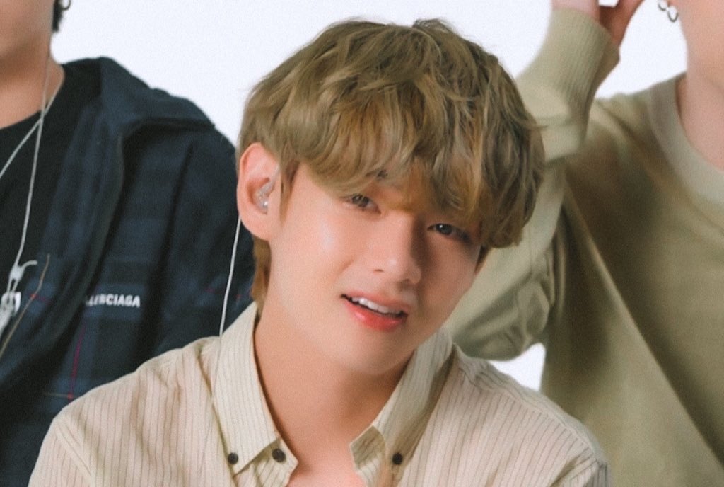 taeteland's tweet photo. kim taehyung dynamite hair, thank you for everything https://t.co/KjhVNBcyUC