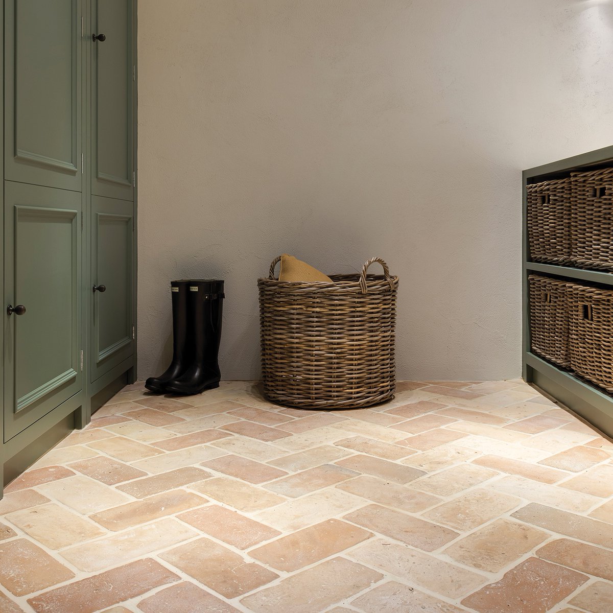devalcambs's tweet image. We’re thrilled to be launching new terracotta designs that are perfect for today’s hardworking homes. Combining the enduring appeal of terracotta with the ongoing trend for unusual shapes and sizes, your sure to find something to suit your home. 
 
devaltiles.com