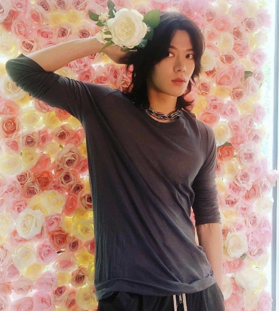 ซุ้มถ่ายรูปที่อซททำก็คือใช้กันทั้งค่าย ขอบคุณโดยอง ซองชาน จองอู โชทาโร่ที่ทำงานหนัก 5555555