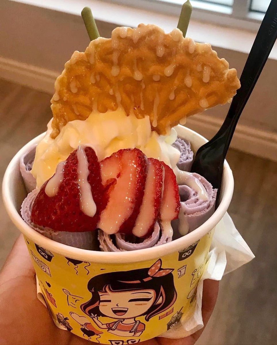 eatingyyz's tweet photo. Find yourself in #Scarborough near the Skycity Shopping Centre on Midland? Drop in to grab a treat and go home. 🥰

📍 QQ Thai Ice Cream, 3278 Midland Ave
☎ 647-893-3288
🔎 Thai Dessert

#qqthaiicecream #torontoicecream #icecreamlovers #torontodessert #torontodesserts #eatingyyz https://t.co/ZkrXgipslS