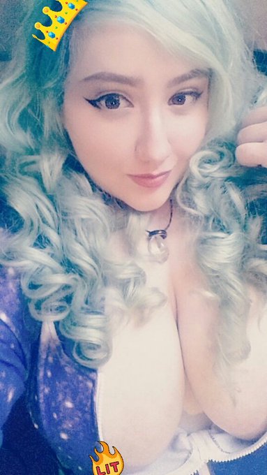 😈🔥 Egirl Tetona 🔥😈 - An oldie but a goodie <3 Good morning!!! #lunesdeprovocación #tetas #TetonaNatural #tetona #bigtits #bigboobs https://t.co/9ivsOaAchL