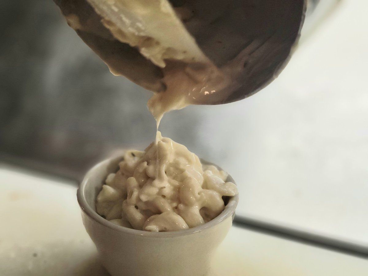 Melted when you order it.  This is the way. #macandcheese #meltygoodness #notyourmommasmacandchz #thanksforthequotemando