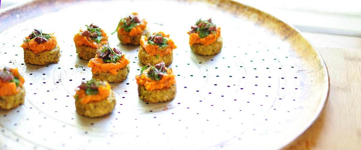 HilarysEatWell's tweet photo. Rockin' on these Moroccan Carrot Bites! #Vegan #allergyfriendly and oh so yummy 😍
Peep the recipe on our website 👉https://t.co/ahqE4OUpGx #hilarys https://t.co/tppS8ZbeXh