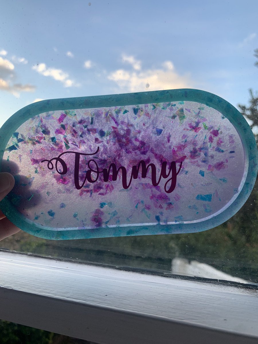 handmadebyp_'s tweet photo. Personalised tray 💙. Message me to make a purchase! 💜

#perfumetray #trinkettray #trinketdish #jewellery #art #resinartist #smallbusiness #smallbusinessowner #smallbusinessuk #smallbusinesssupport #newcollection #newbusiness #supportsmallbusiness #supportsmallbusinesses #hobby https://t.co/OciTwE8VcK