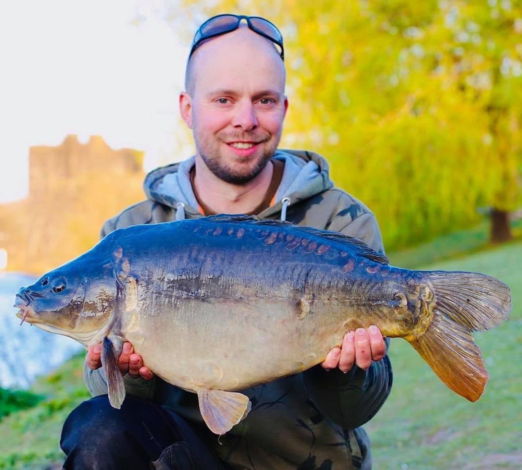 Luke back at it again at the Castle fishing the Pro Baits Uk Squid Orange.