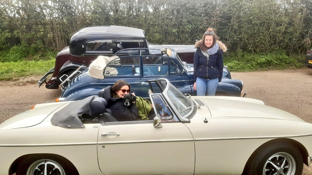 So here was our #driveitday convoy yesterday 😊 #morrisminor #mg #mgb #rollsroyce