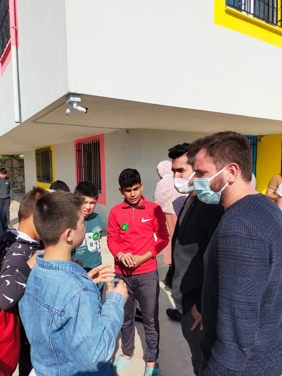 denizliuniak's tweet photo. ÜNİVERSİTELİ ABİ VE ABLALARI KİMSESİZ KARDEŞLERİNİN YANINDA

Üniak ve Genç Yeşilay olarak yurtta kalan kimsesiz çocukları ziyaret ettik. Her biri geleceğe umutla bakan, idealleri olan kardeşlerimiz. Üniversiteli abi ve ablaları her zaman yanlarında 😊 https://t.co/8esZLq5ZhT