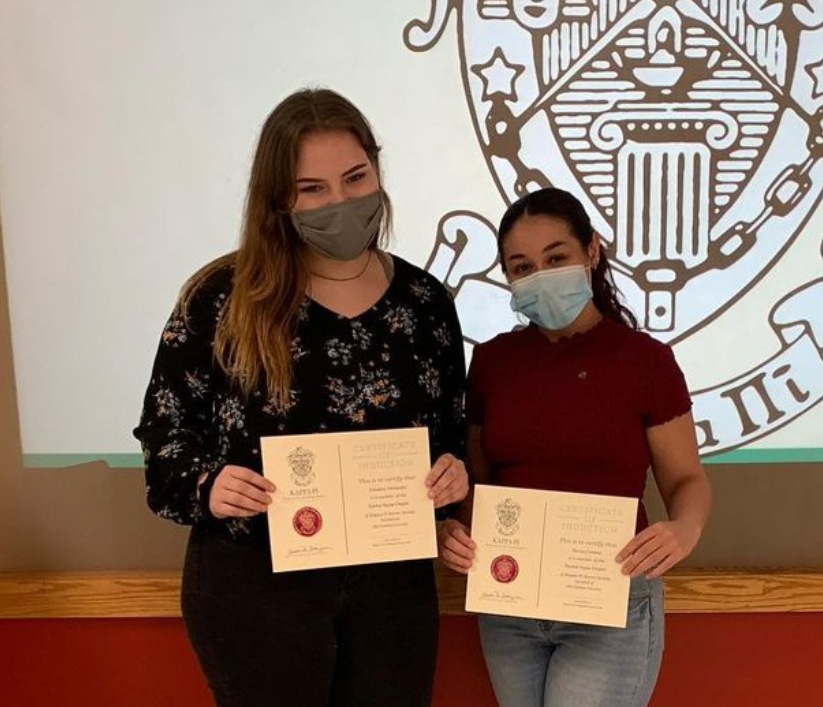 ONUArtandDesign's tweet image. Friday was the final Kappa Pi meeting of the semester! We would like to congratulate the new inductees, Annaleia Altstaetter, Devyn Croston &amp;amp; Yuki Okada! Welcome to #KappaPi! Also, a big send off to our graduating seniors! Good luck with your careers! #OhioNorthern #Congrats