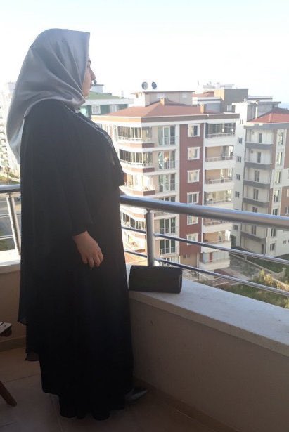 29 nisandan 17 mayisa kadar her gün balkonda disari izleyen ben