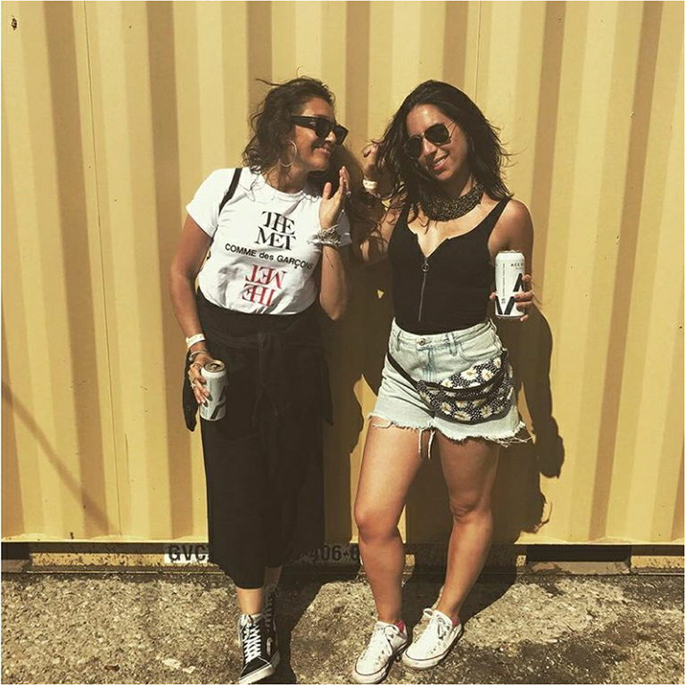 FannyFactory's tweet image. From 1 to 5 how much would you buy a fanny pack for a friend? 💖